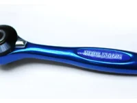 RU30002 1 LLAVE CRIQUE DE ALUMINIO ENC 1/4" P/PUNTAS Y TUBOS