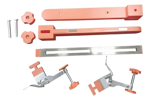 RU15523 1 SET GUIAS PARA ARMAR CAJONES 2PZ. permite instalar correderas "Z" o telescopicas sin nivelar.
Medidas: largo regla 37 cm. Ancho de regla 3 cm. Largo de guia 30 cm. Ancho 40 mm.