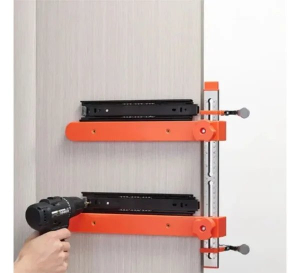 RU15523 3 SET GUIAS PARA ARMAR CAJONES 2PZ. permite instalar correderas "Z" o telescopicas sin nivelar.
Medidas: largo regla 37 cm. Ancho de regla 3 cm. Largo de guia 30 cm. Ancho 40 mm.