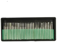 RU38049 1 PUNTAS DIAMANTADAS 1/8" X 30 PCS. Material: diamante.Diam corte 3 mm. Diam vastago 3 mm. Largo total 60 mm.
Usos: apto madera, vidrio, pl?stico, metal, piedra, azulejo, cer?mica. Manicuria u?as de gel y acrilicas.