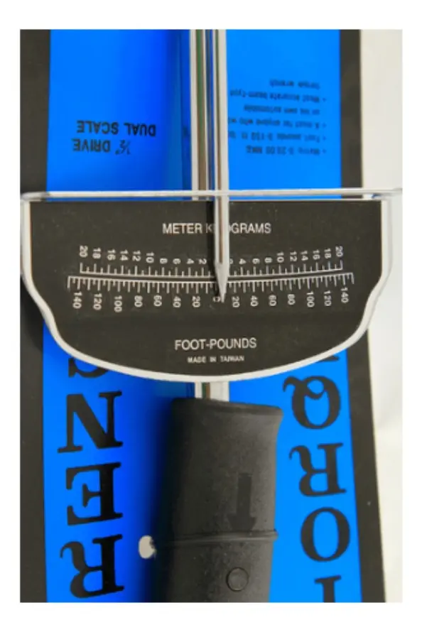 RU40500 4 TORQUIMETRO AGUJA 1/2"-3/8". RANGO 0-20 KG / 150 FT-LBS